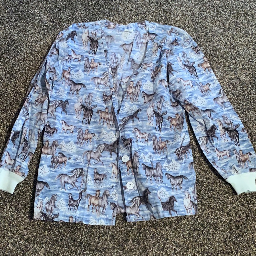 Women’s long leave button up scrub top